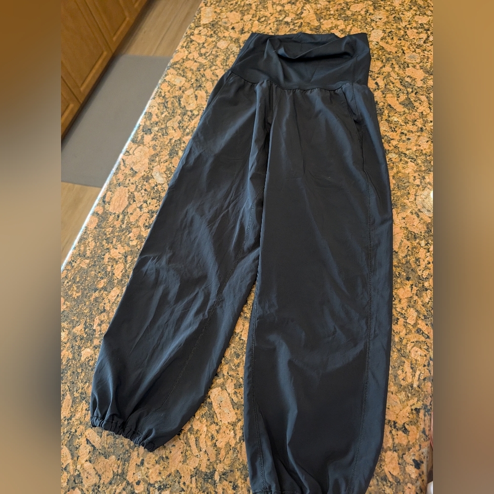 lululemon jogger pants feature a high-rise waist and a balloon silhouette